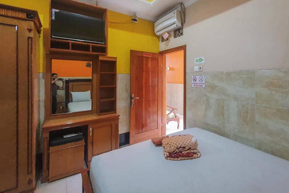 Photo of the whole room, bunk bed