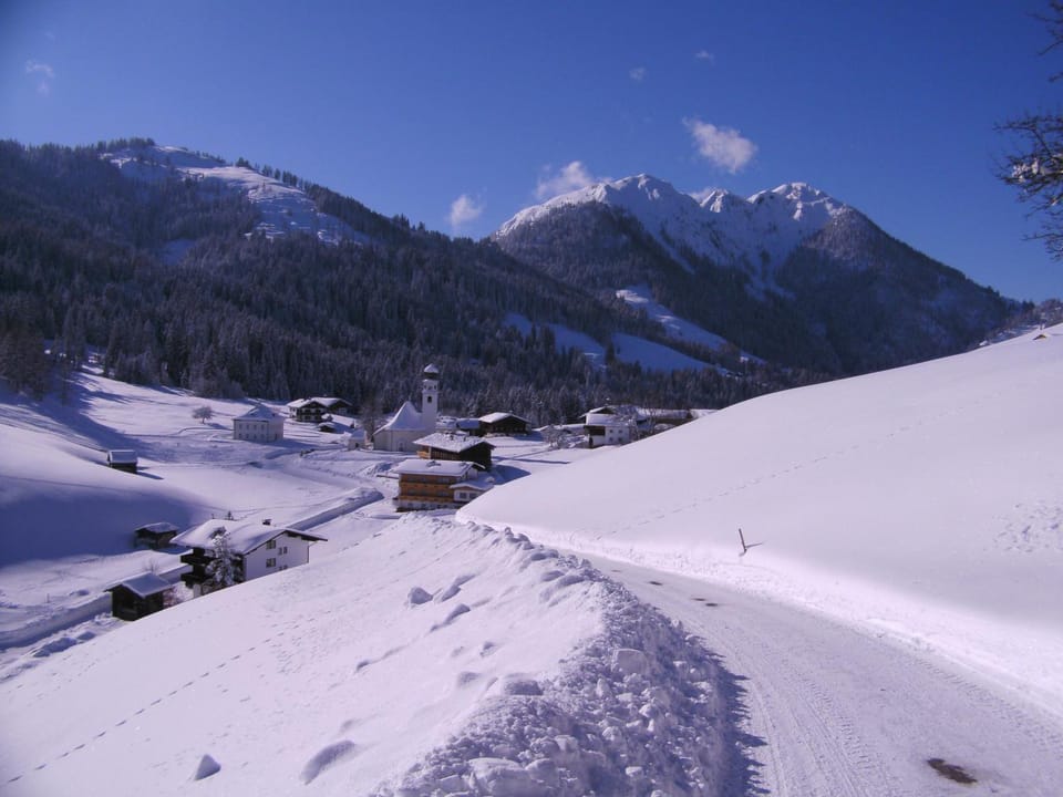 Neighbourhood, Natural landscape