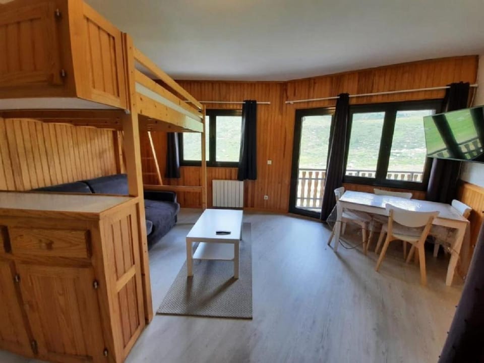 Bed, Dining area, Mountain view, bunk bed