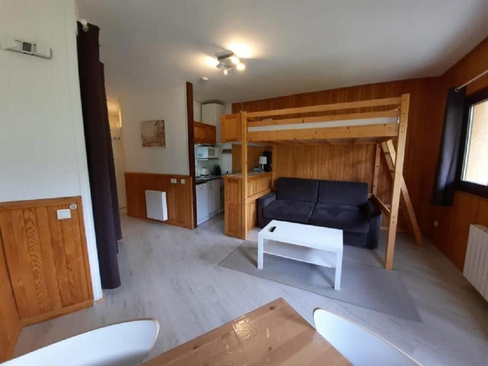 Kitchen or kitchenette, Living room, Photo of the whole room, bunk bed