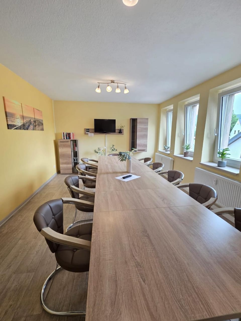 Restaurant/places to eat, Game Room