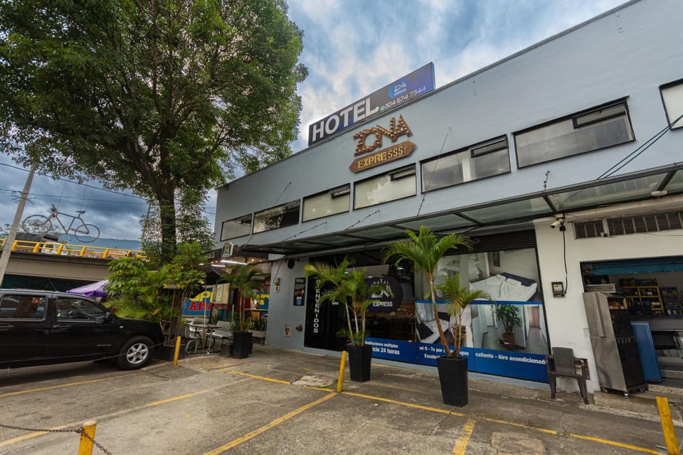 Property building, Facade/entrance, Parking