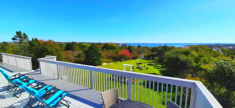 Panoramic Sunrise House House in Halifax