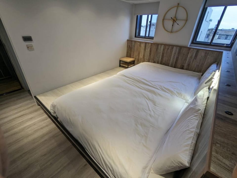 亞馨文旅 近東大門夜市 有免費停車場 可自助入住 訂房請加官方Line Hotel in Taiwan, Province of China
