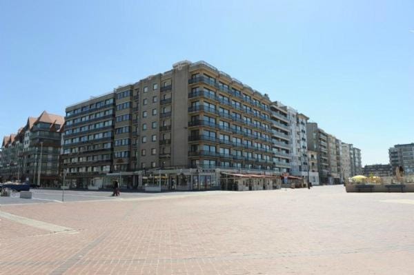 Property building, Neighbourhood