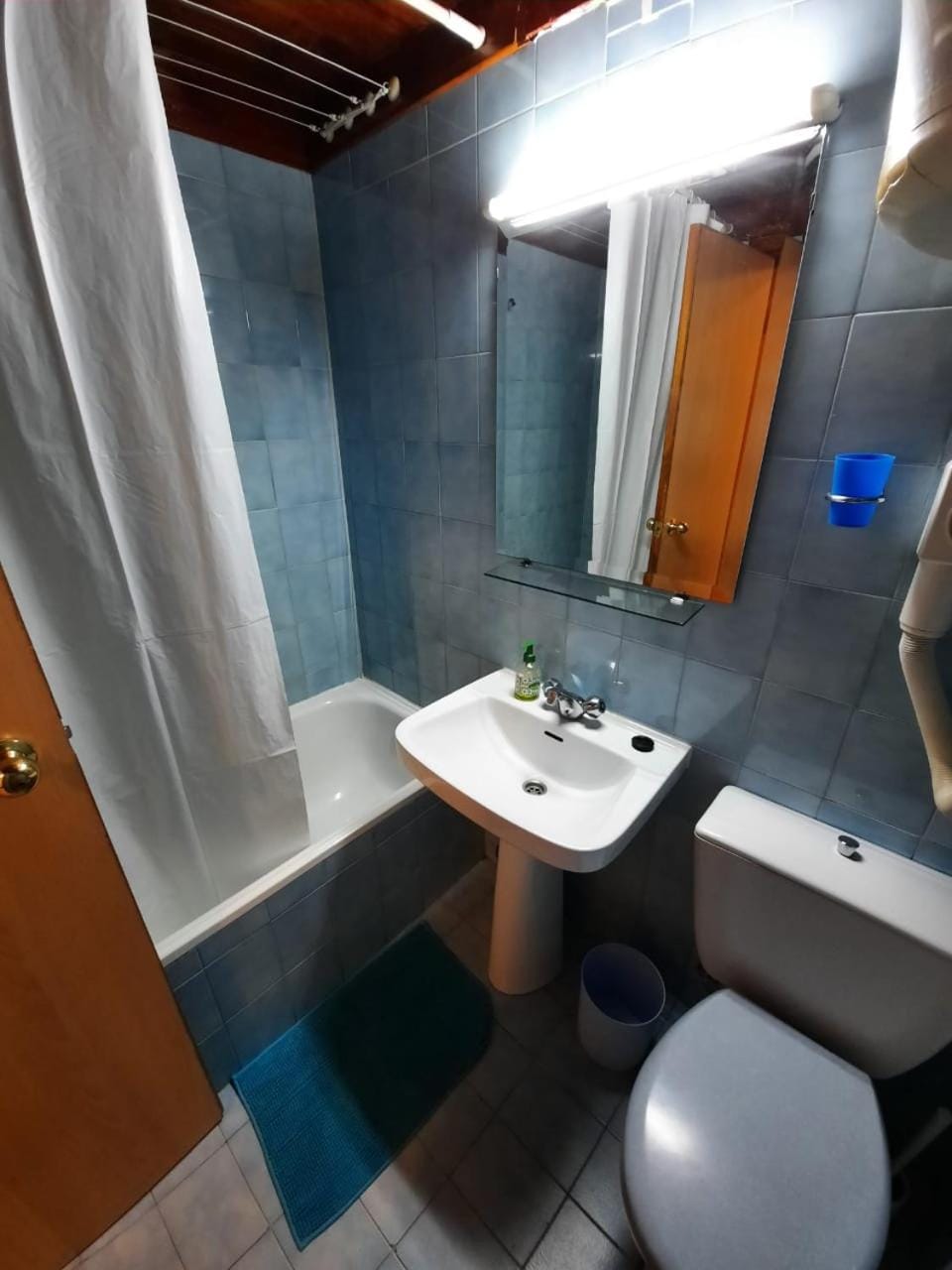 Shower, Toilet, Bathroom, Bath