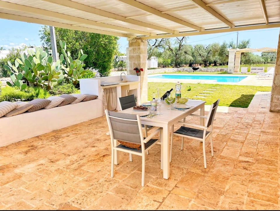 Trullo Al Guappo d'Oro House in Province of Taranto