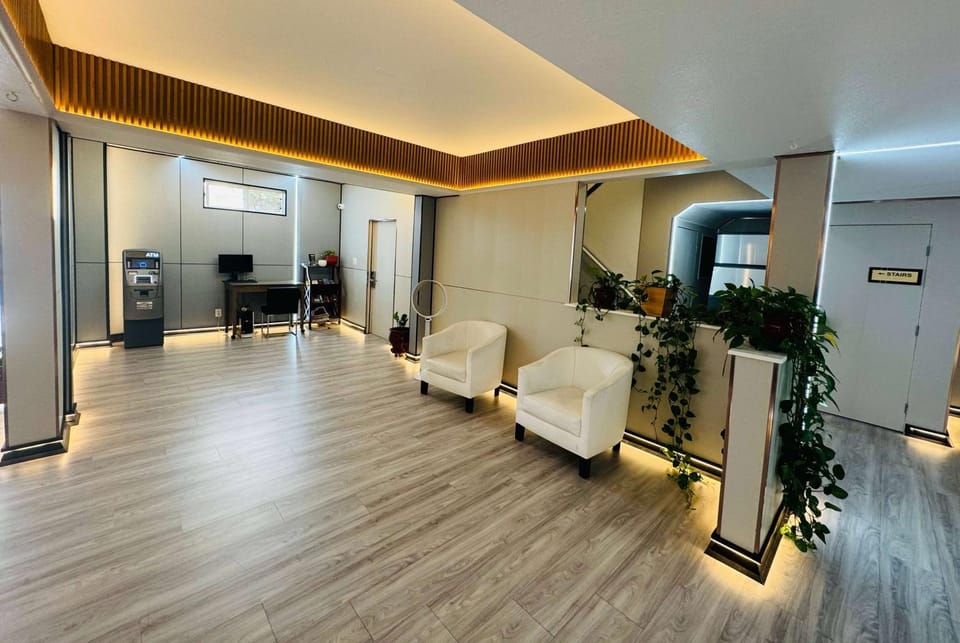 Lobby or reception, Business facilities