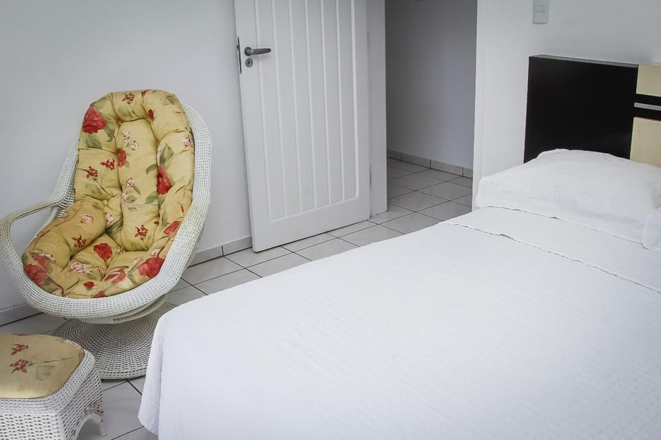 Apto a 70 metros da praia, Piscina, 03 Ar Condicionados, Vaga de Garagem Apartment in Florianopolis