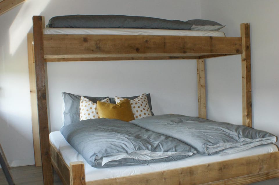 Bed, Bedroom, bunk bed