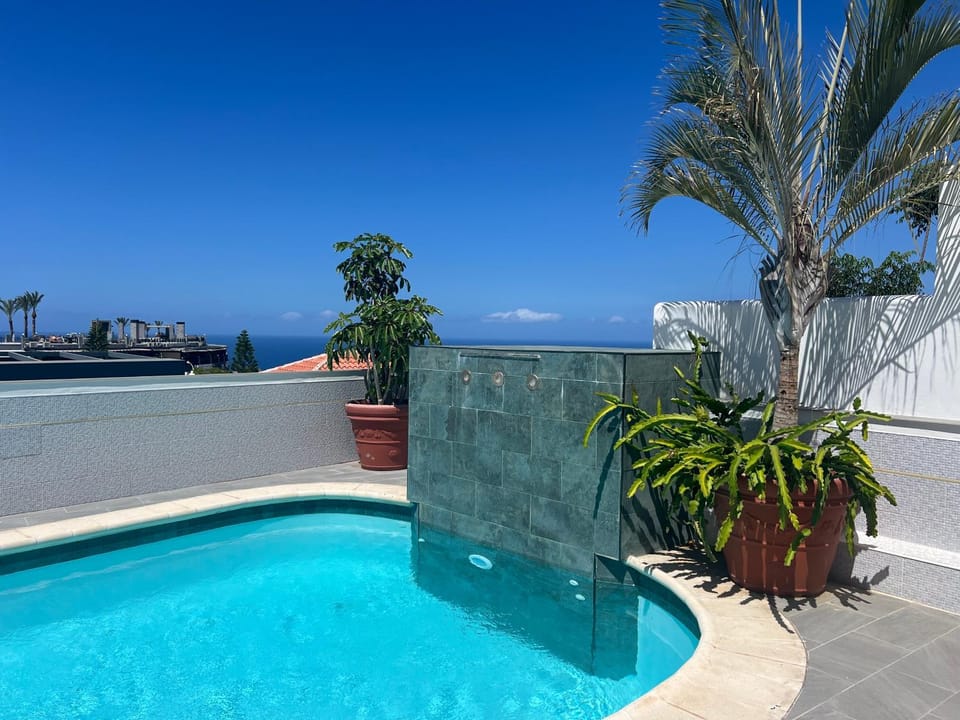 View (from property/room), Sea view, Swimming pool