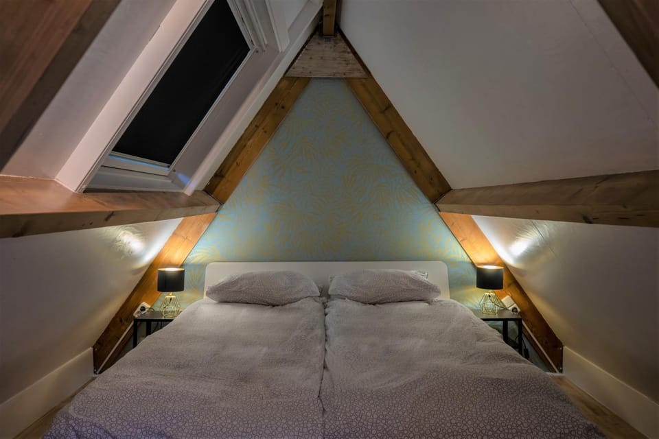 Bed, Bedroom, Sea view