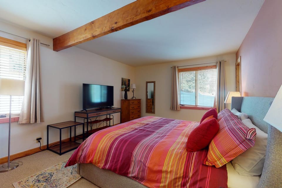 Cute 2 Bedroom East Vail Condo #1202 with Shuttle Apartment in Vail