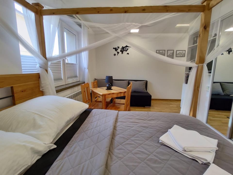 Living room, Photo of the whole room