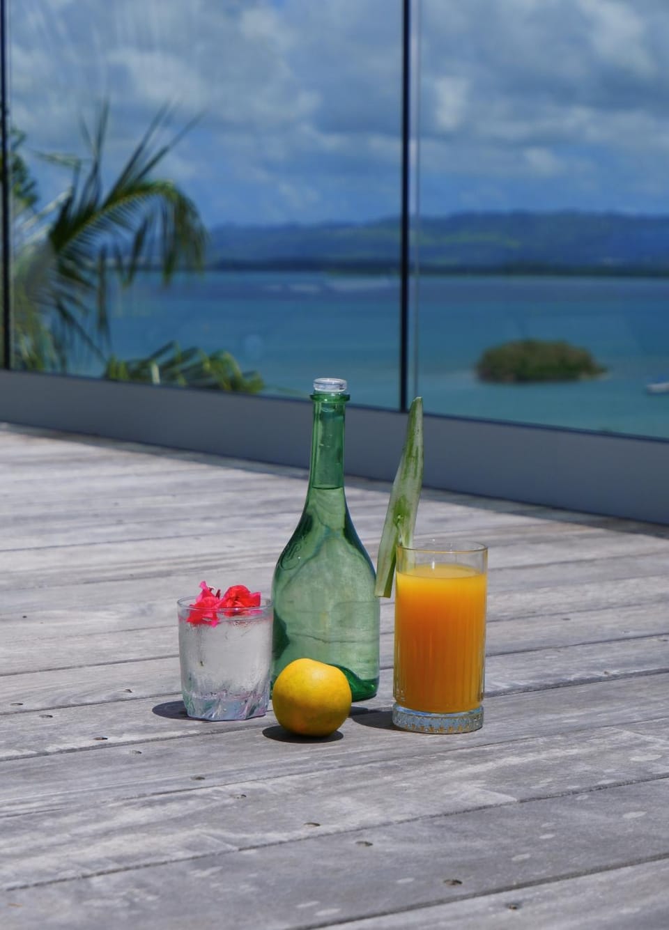 Swimming pool, Breakfast