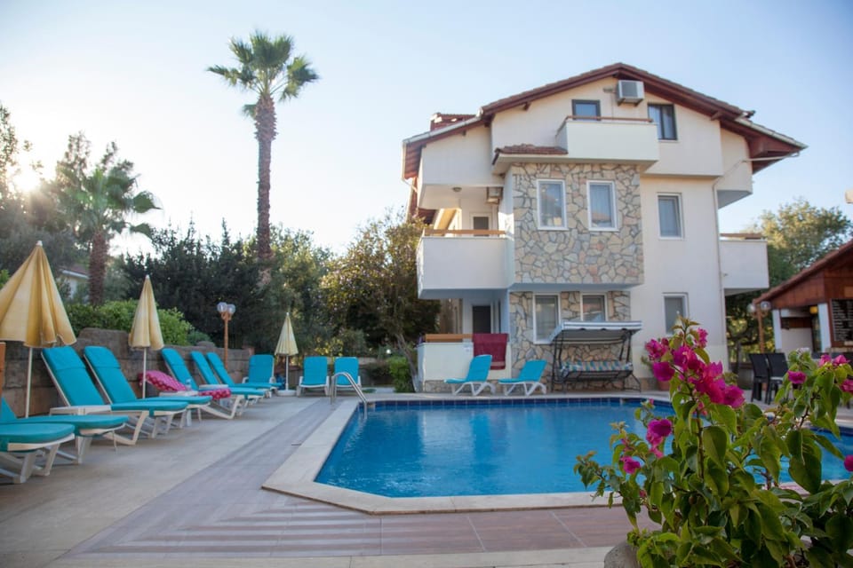 Property building, Swimming pool