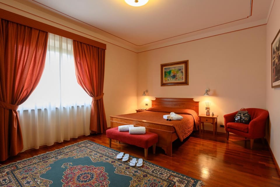 Bed, Spa and wellness centre/facilities, Bedroom