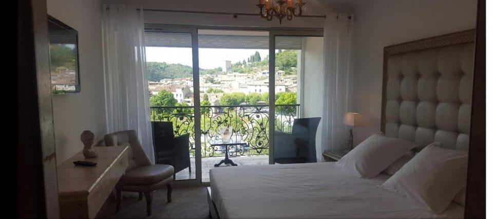 Bed, Balcony/Terrace, Photo of the whole room, Bedroom, air conditioner