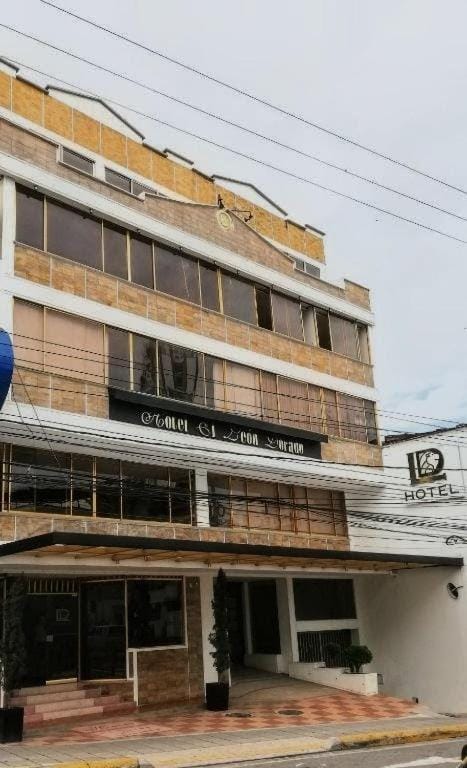 Property building, Restaurant/places to eat, Breakfast