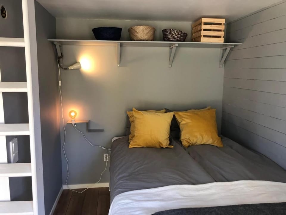 Lakeview Studio Apartment in Sweden