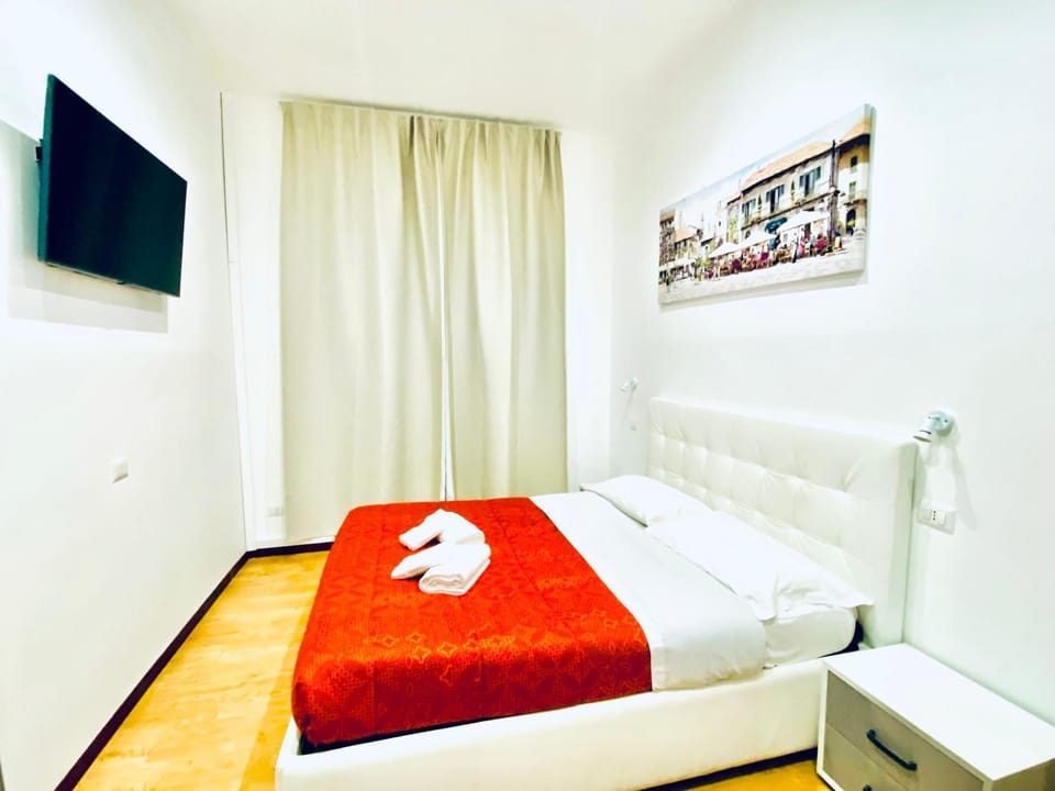 Bed, TV and multimedia, Photo of the whole room, Bedroom, towels