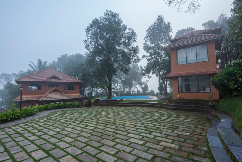 Property building, Day, Swimming pool