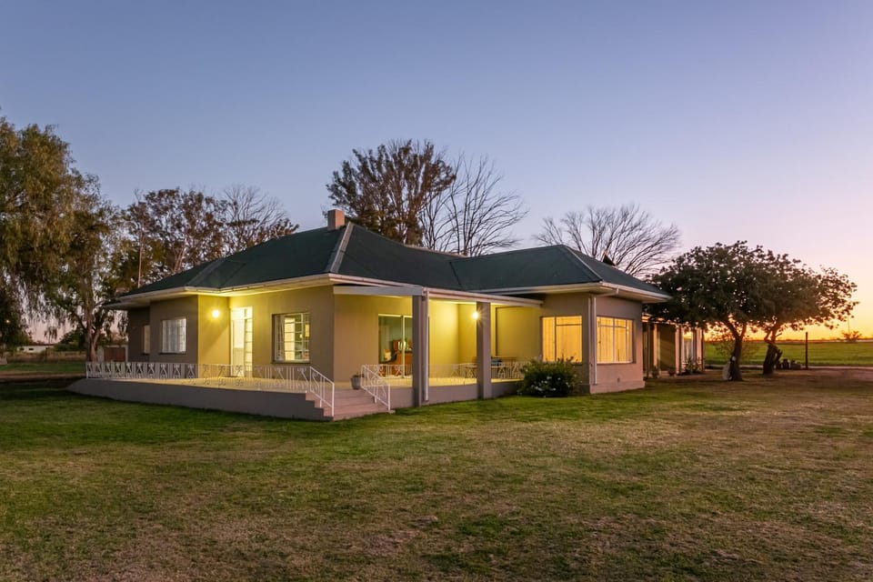 The Ostrich Barons Cottages Apartment in Western Cape