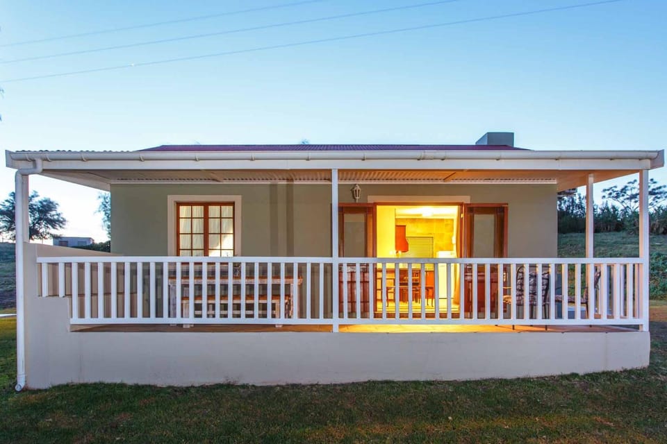 The Ostrich Barons Cottages Apartment in Western Cape