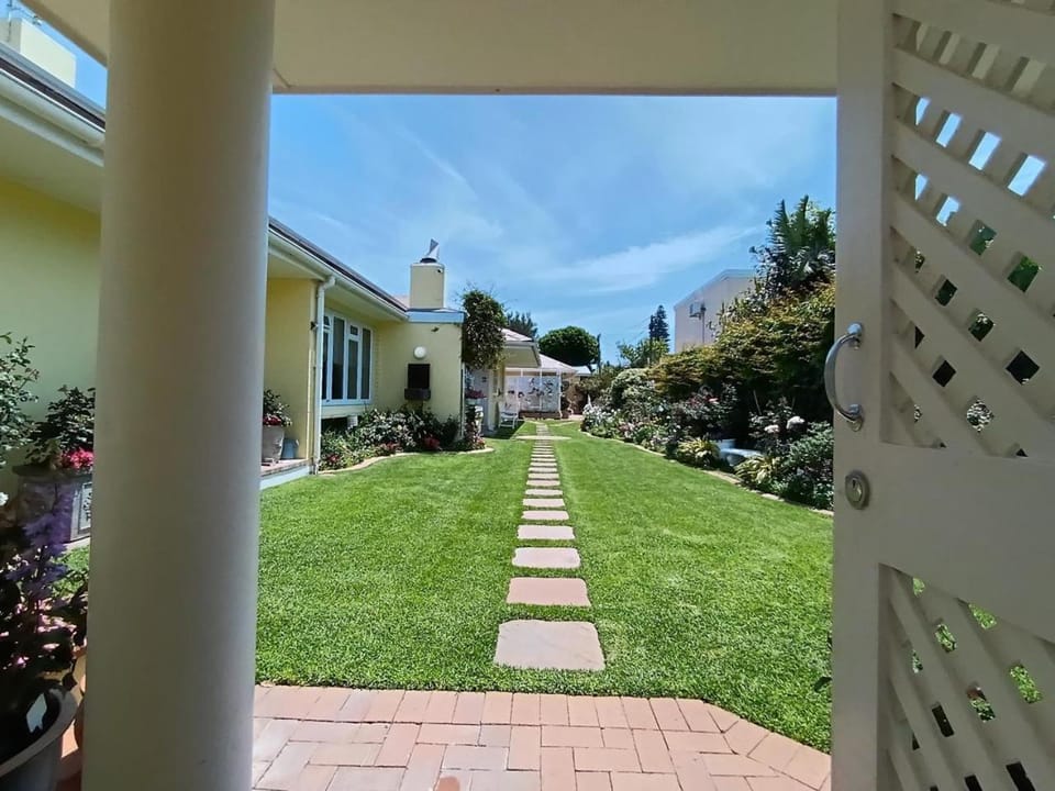 Facade/entrance, Garden