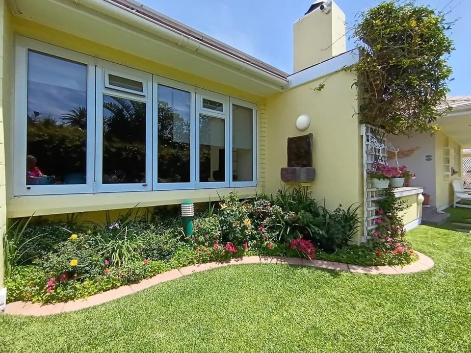 Property building, Garden, Garden view, Breakfast