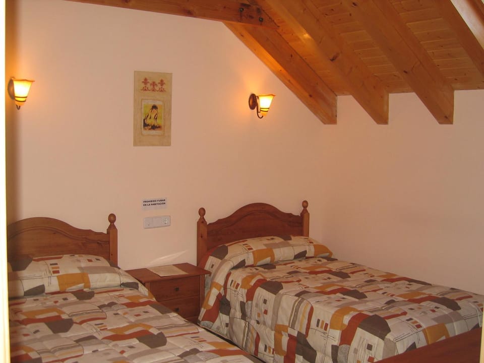 Property building, Bed, Photo of the whole room, Bedroom
