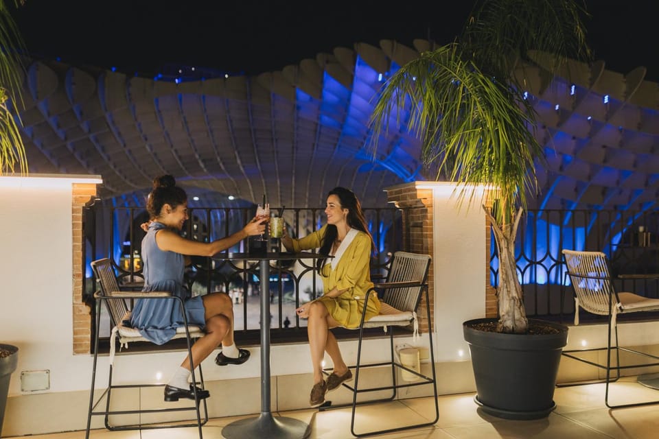 Balcony/Terrace, City view