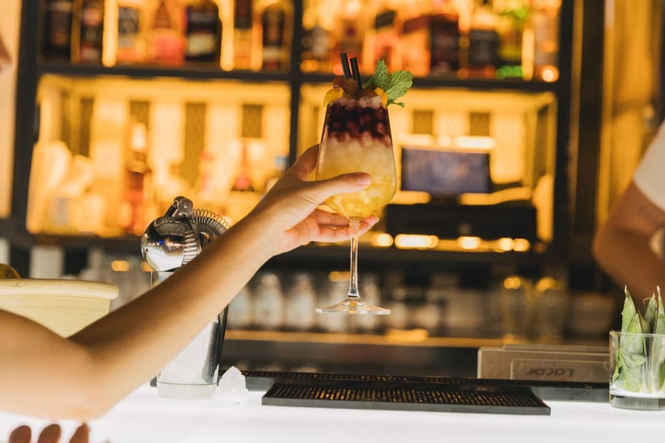Restaurant/places to eat, Lounge or bar, Swimming pool