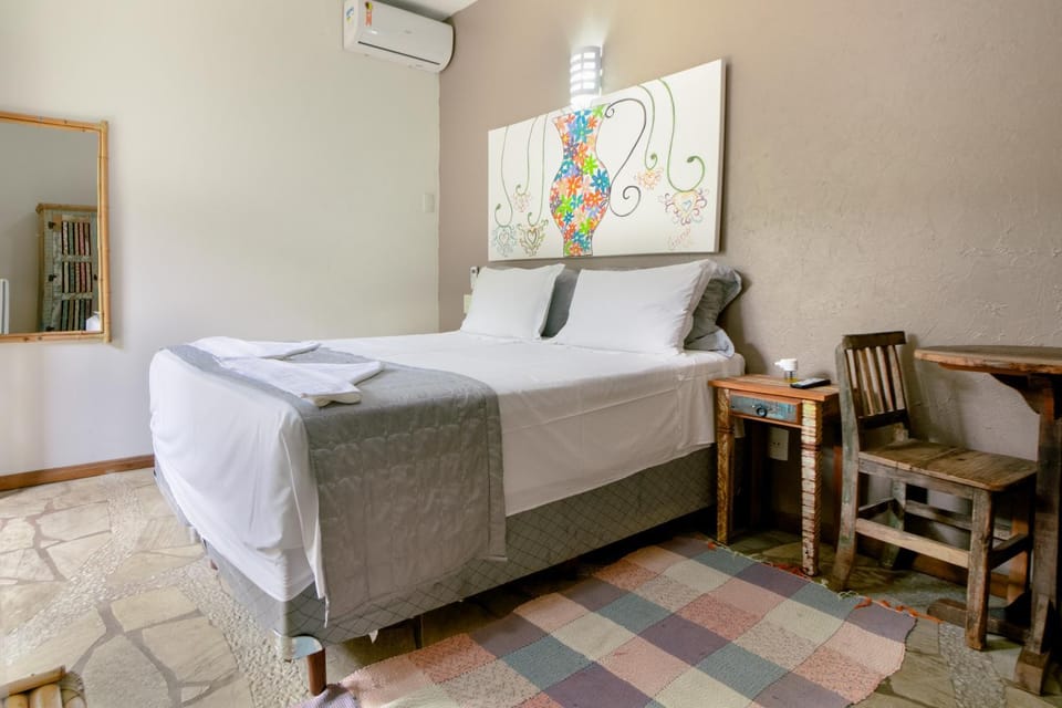 Bed, Dining area, Bedroom, air conditioner