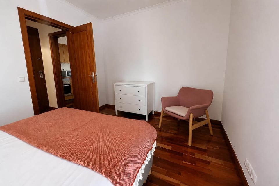 Historic Charm - Prime Location & Parking Apartment in Lisbon