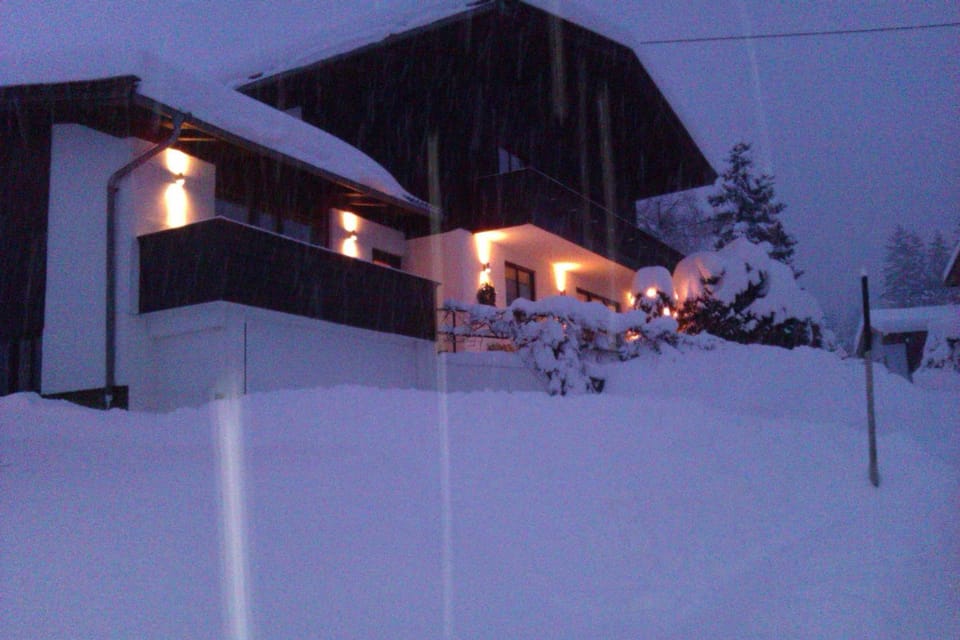 Facade/entrance, Winter