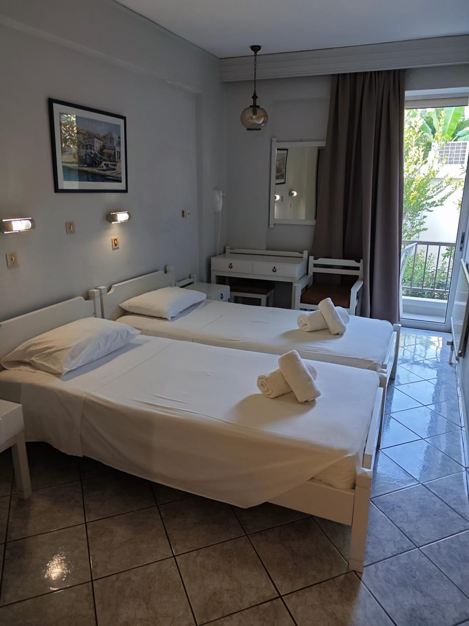 Bedroom, towels