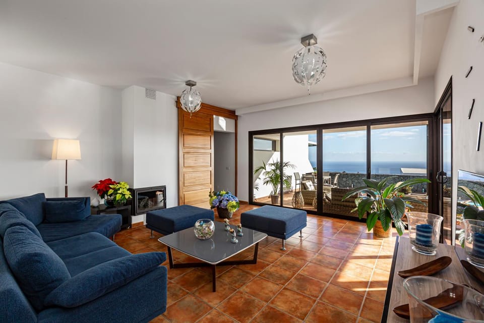 TV and multimedia, Living room, Sea view