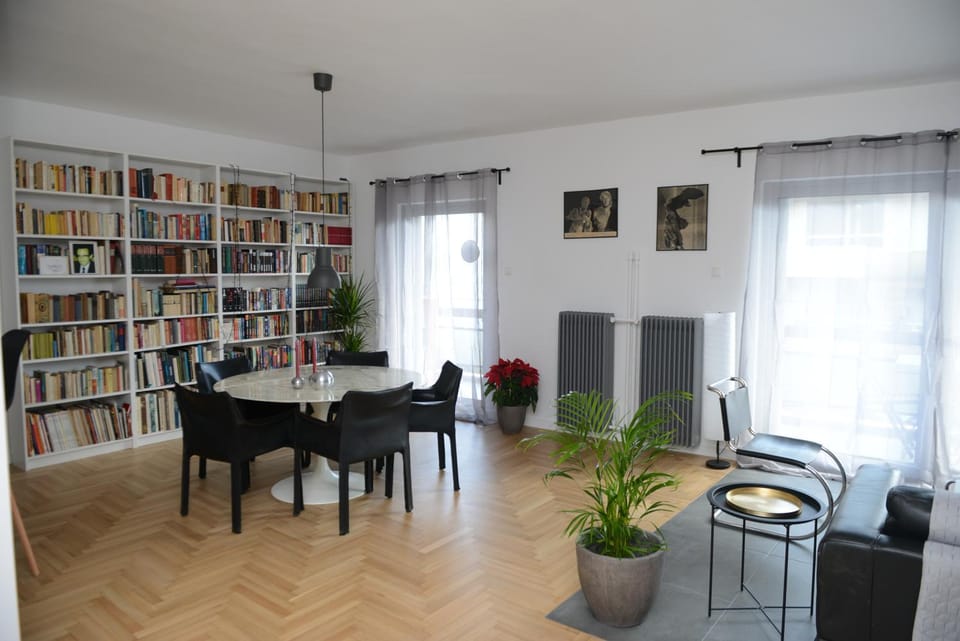 Library, TV and multimedia, Living room, Seating area, Dining area