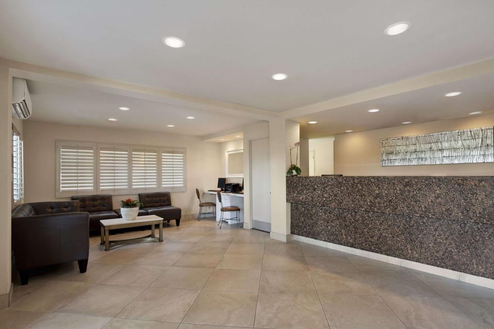 Lobby or reception, On site