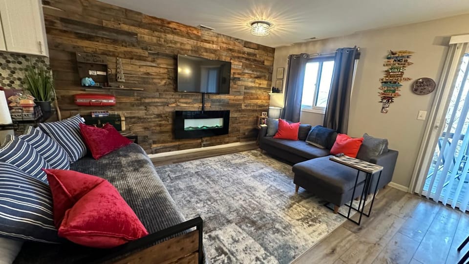 Ski on Ski off Mtn Chalet Chalet in Vernon Township