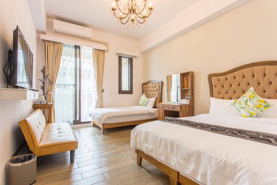 Bedroom, bunk bed