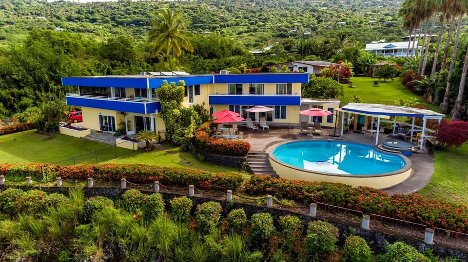 Property building, Natural landscape, Garden, Garden view, Pool view, Swimming pool, sunbed