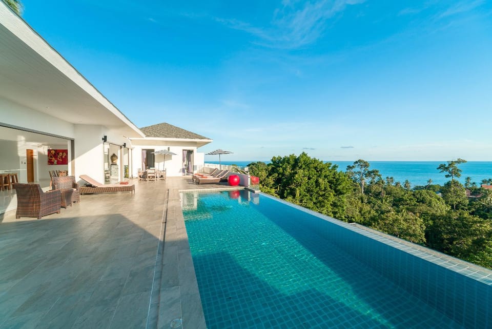 Sea view, Swimming pool