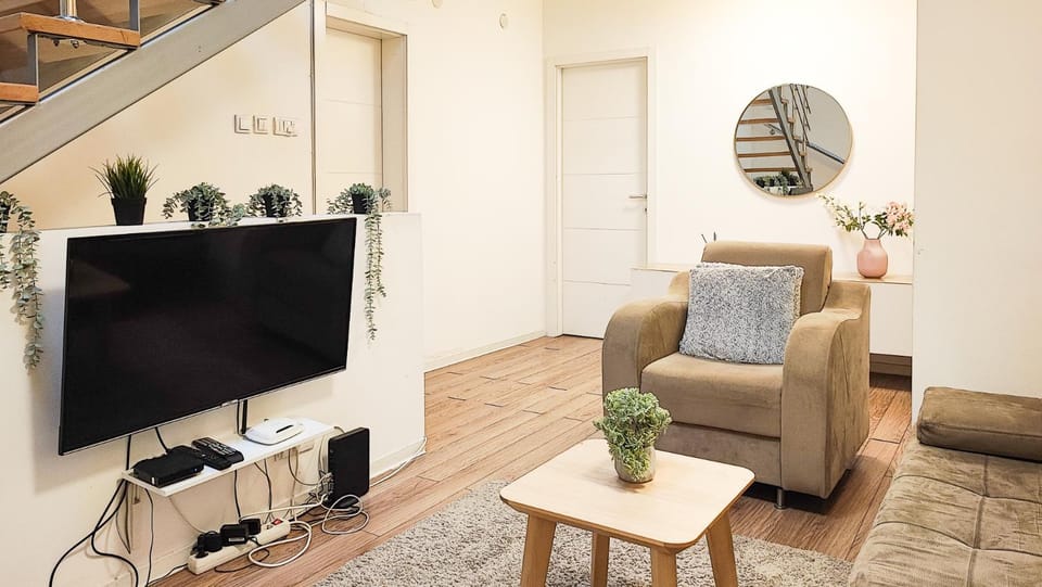 TV and multimedia, Living room, Seating area