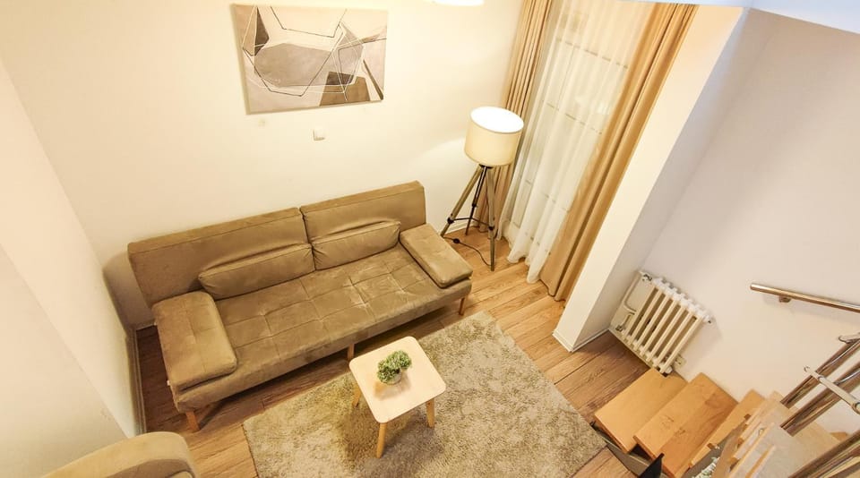 Living room, Seating area, internet