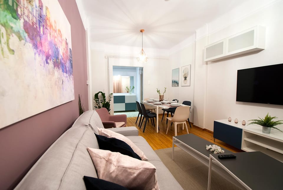 Large, Sunny, Modern apartment fully renovated, next to Agia Sofia Apartment in Thessaloniki