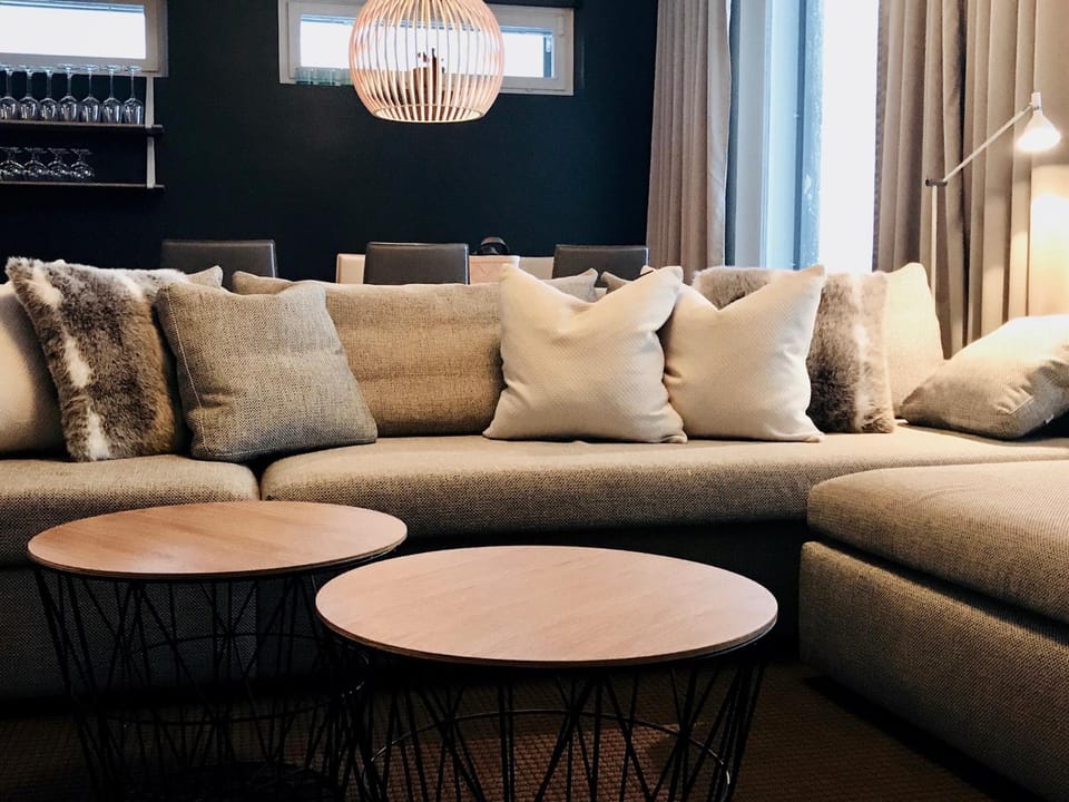 Living room, Decorative detail, Seating area