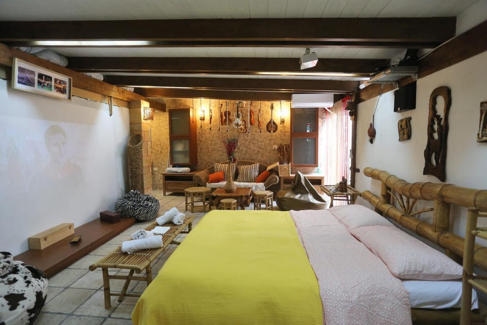 Bed, Other, Photo of the whole room, Decorative detail