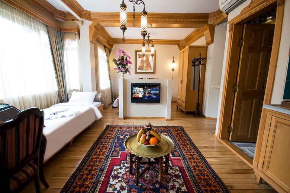 Spring, Photo of the whole room, Decorative detail, On site, Sunrise, bunk bed